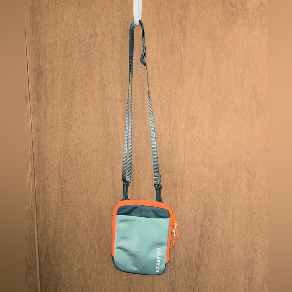 Lululemon Easy Access CrossBody Bag